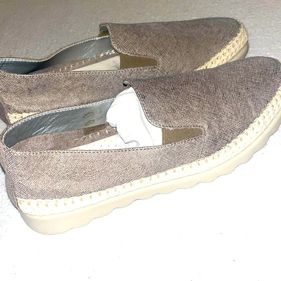 NWT THE FLEXX silver beige flats with all tags ! - Picture 1 of 5